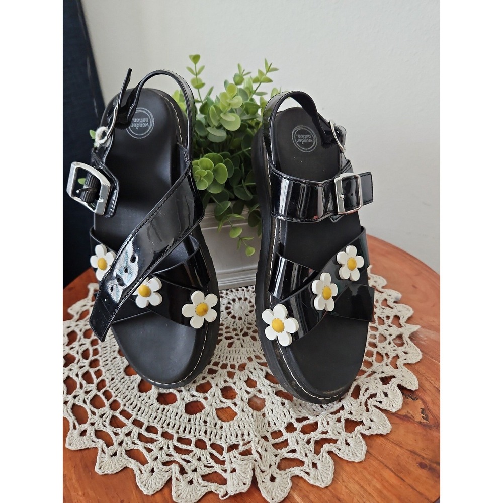 Wonder Nation Platform Sandals - Black Patent Leather, Flower Detail‎ Size 4 Y2K